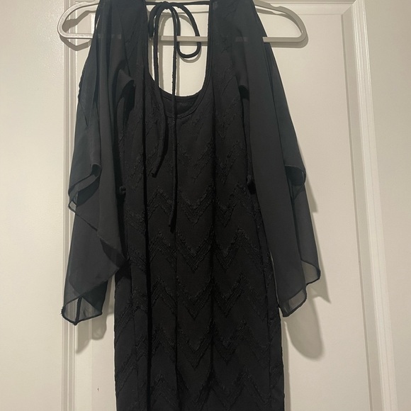 Elegant Black Long Sleeve Dress - Picture 4 of 5